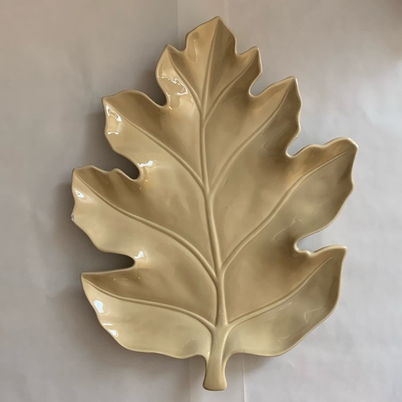 Ceramic Leaf Serving Platter - Picture 1 of 15